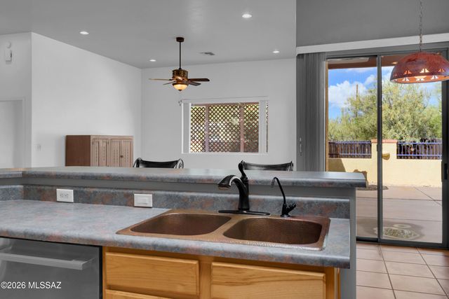 2702 S Falcon View Drive, Tucson, AZ 85713