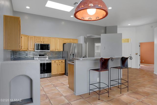 2702 S Falcon View Drive, Tucson, AZ 85713