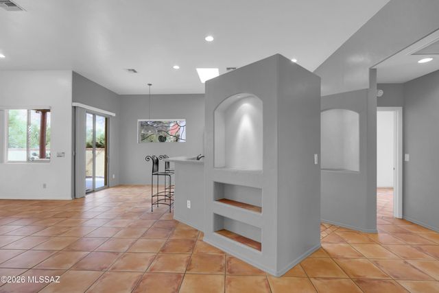 2702 S Falcon View Drive, Tucson, AZ 85713