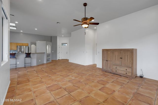 2702 S Falcon View Drive, Tucson, AZ 85713