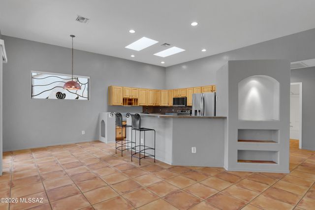 2702 S Falcon View Drive, Tucson, AZ 85713