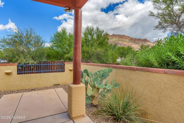 2702 S Falcon View Drive, Tucson, AZ 85713