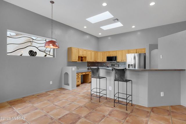 2702 S Falcon View Drive, Tucson, AZ 85713
