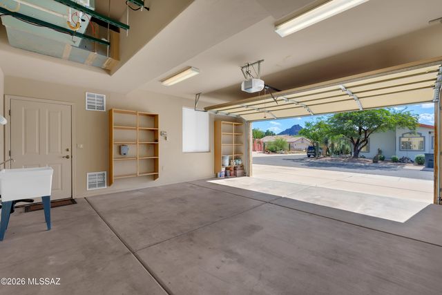2702 S Falcon View Drive, Tucson, AZ 85713