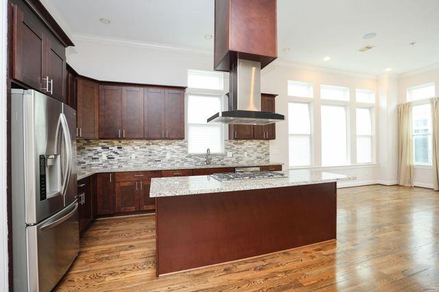 2212 Stuart Street, Houston, TX 77004