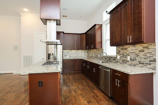 2212 Stuart Street, Houston, TX 77004