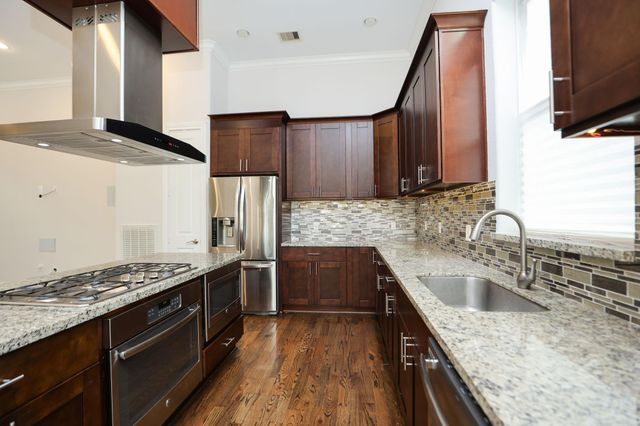 2212 Stuart Street, Houston, TX 77004