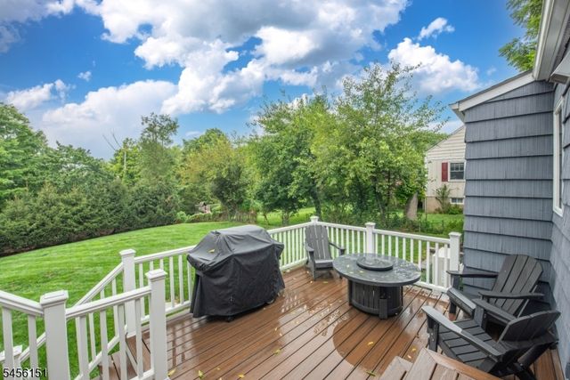 3 Lake Trl W, Harding Twp., NJ 07960