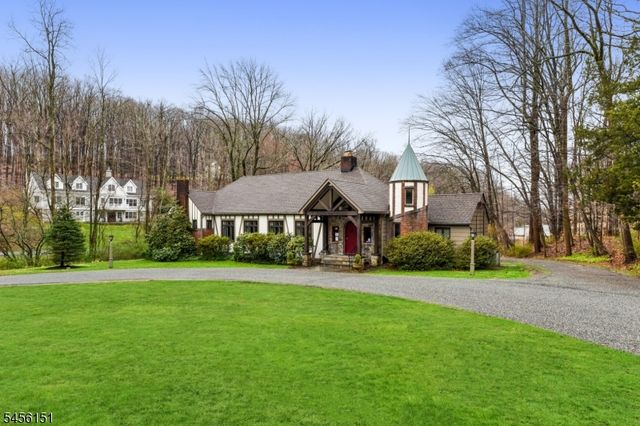3 Lake Trl W, Harding Twp., NJ 07960