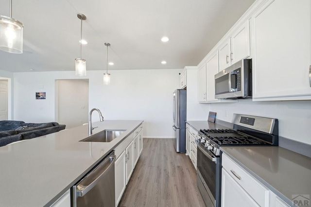 2213 Sunrise Ln, Pueblo, CO 81008