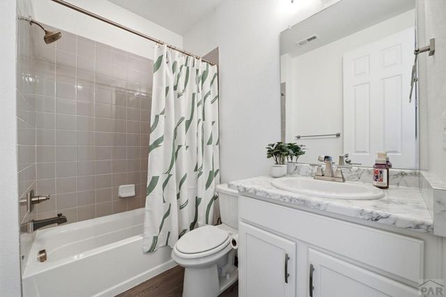2213 Sunrise Ln, Pueblo, CO 81008