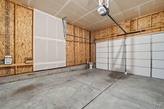 2213 Sunrise Ln, Pueblo, CO 81008