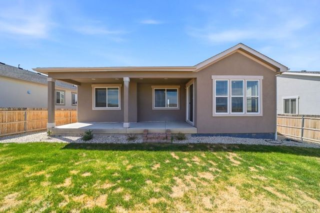 2213 Sunrise Ln, Pueblo, CO 81008