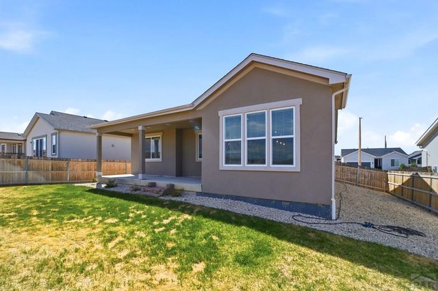2213 Sunrise Ln, Pueblo, CO 81008