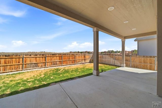 2213 Sunrise Ln, Pueblo, CO 81008