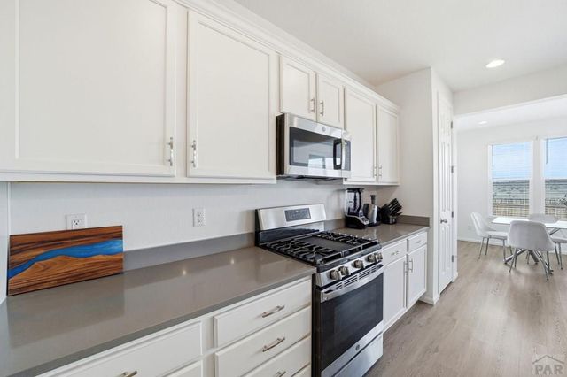 2213 Sunrise Ln, Pueblo, CO 81008