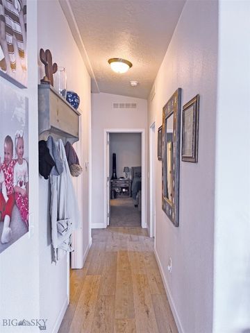 115 W 4th Avenue, Lima, MT 59739