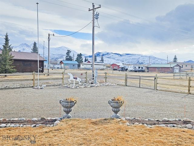 115 W 4th Avenue, Lima, MT 59739