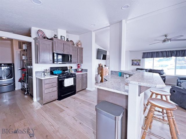 115 W 4th Avenue, Lima, MT 59739