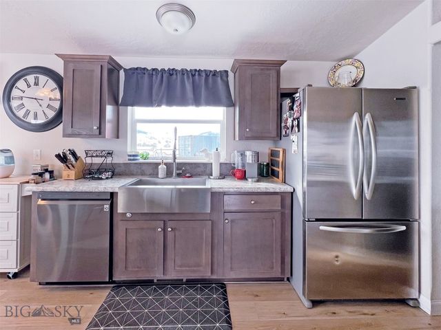 115 W 4th Avenue, Lima, MT 59739