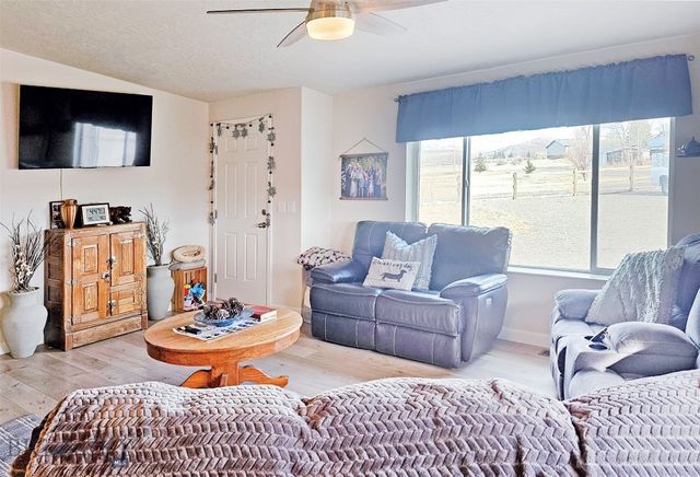 115 W 4th Avenue, Lima, MT 59739