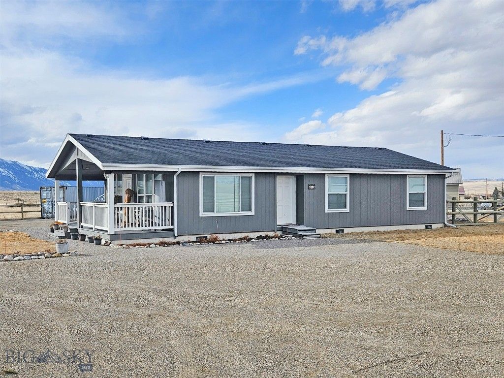 115 W 4th Avenue, Lima, MT 59739