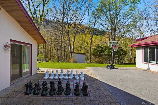 7 Marron Lane, New Paltz, NY 12561