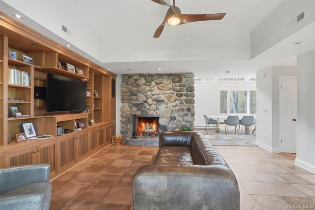 7 Marron Lane, New Paltz, NY 12561