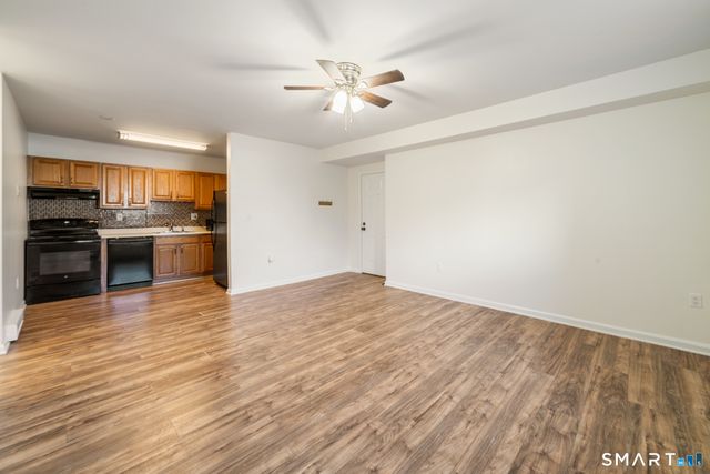 49 Glade Street A4, West Haven, CT 06516