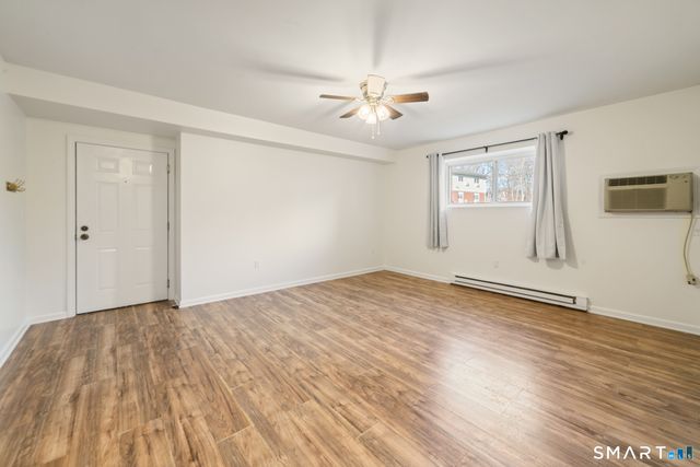 49 Glade Street A4, West Haven, CT 06516