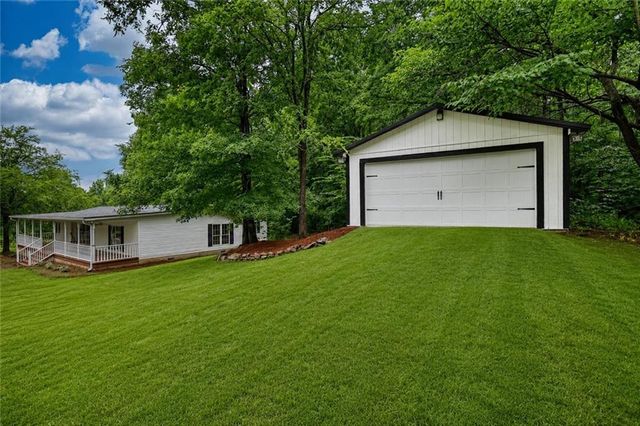420 Long Piney Road, Mansfield, GA 30055