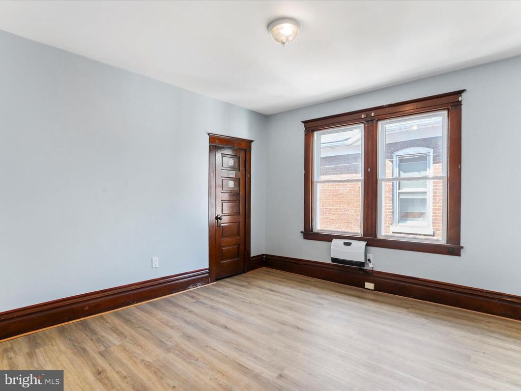 Image 24 of property listing at 319 WEST SIDE AVE, Hagerstown, MD 21740