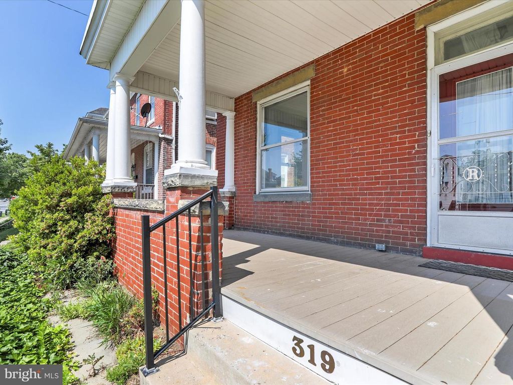 Image 40 of property listing at 319 WEST SIDE AVE, Hagerstown, MD 21740