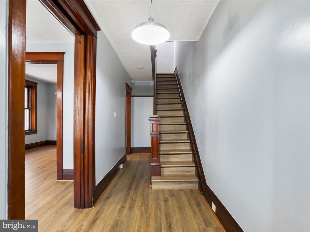 Image 5 of property listing at 319 WEST SIDE AVE, Hagerstown, MD 21740