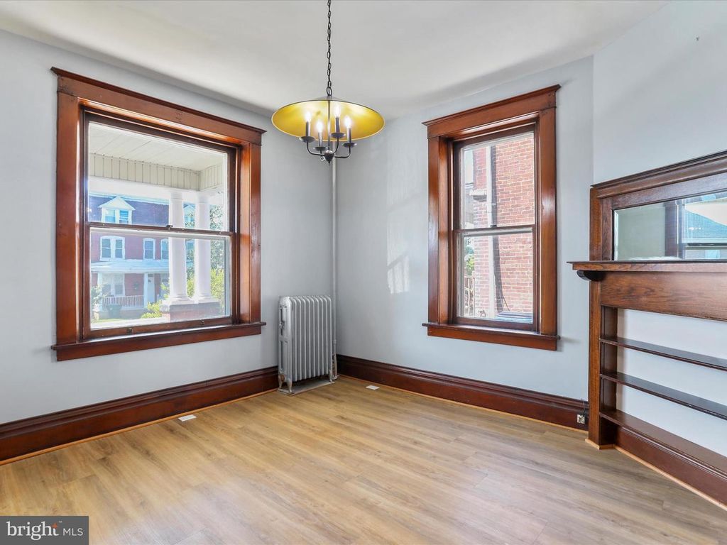 Image 8 of property listing at 319 WEST SIDE AVE, Hagerstown, MD 21740