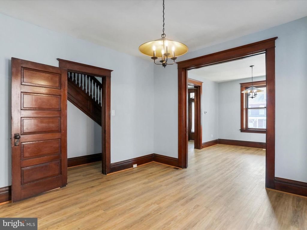 Image 9 of property listing at 319 WEST SIDE AVE, Hagerstown, MD 21740