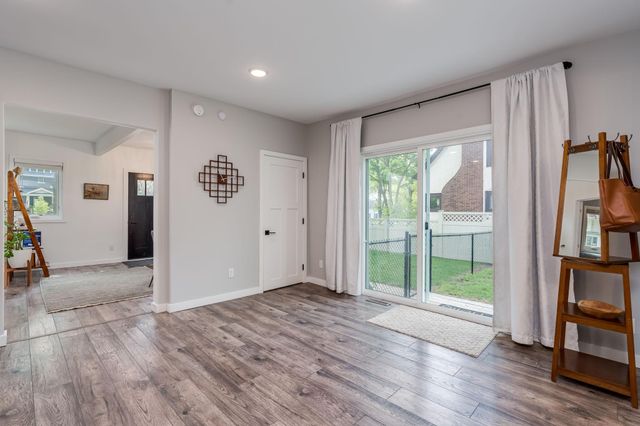 1520 N Broad Street, Mankato, MN 56001