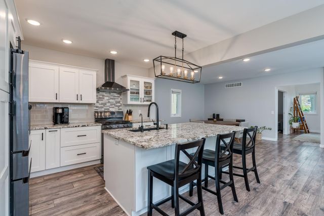 1520 N Broad Street, Mankato, MN 56001