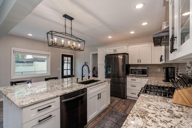1520 N Broad Street, Mankato, MN 56001