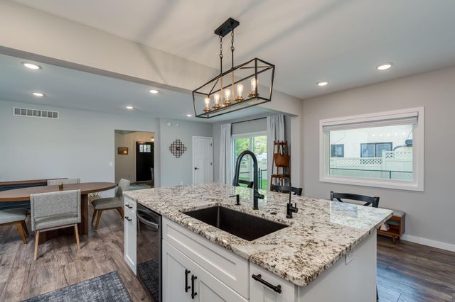 1520 N Broad Street, Mankato, MN 56001