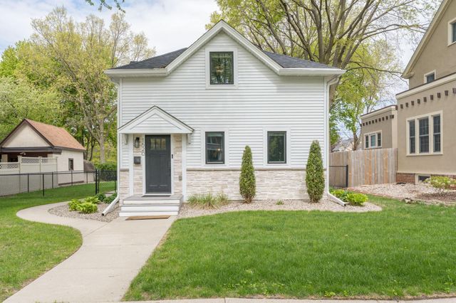 1520 N Broad Street, Mankato, MN 56001