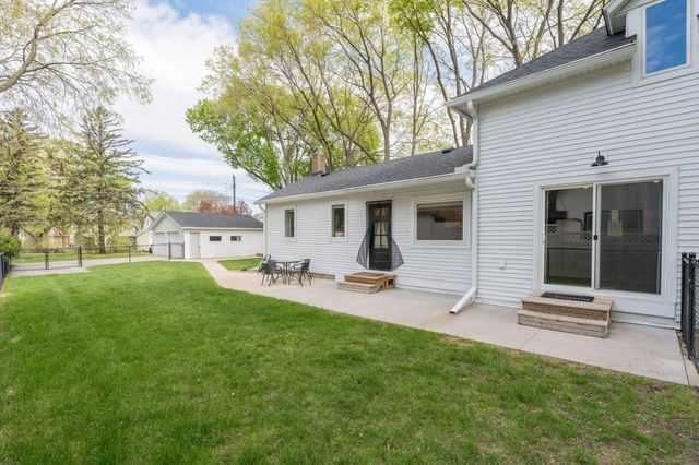 1520 N Broad Street, Mankato, MN 56001