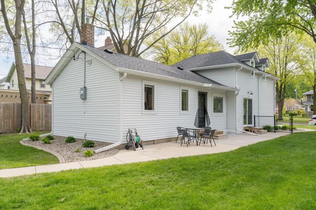 1520 N Broad Street, Mankato, MN 56001