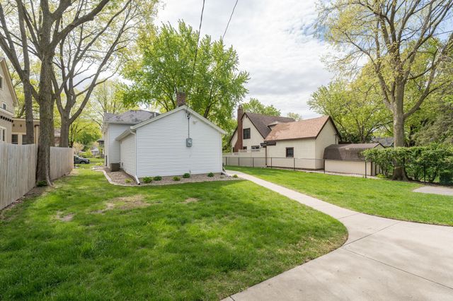 1520 N Broad Street, Mankato, MN 56001