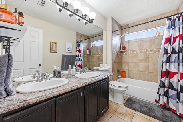 7000 Cadillac Boulevard, Arlington, TX 76016