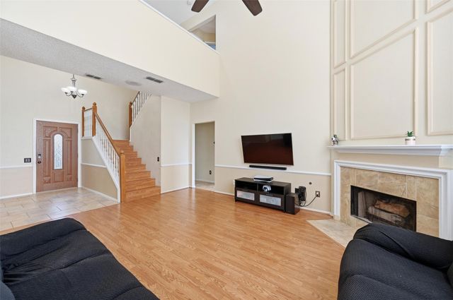 7000 Cadillac Boulevard, Arlington, TX 76016