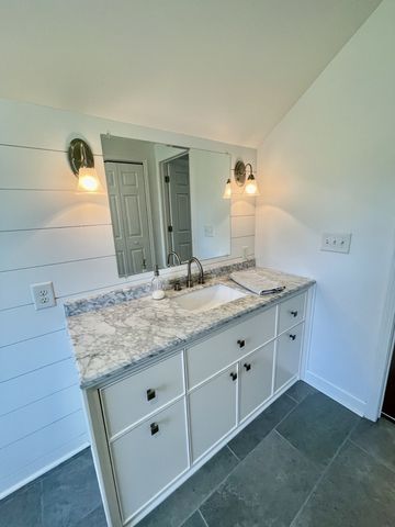 40 Harding Rd, Leoma, TN 38468