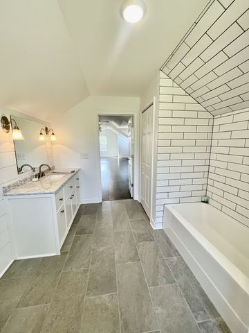 40 Harding Rd, Leoma, TN 38468