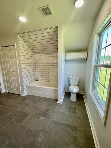 40 Harding Rd, Leoma, TN 38468