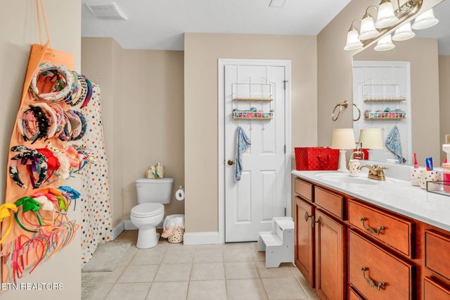 3260 Whispering Oaks Drive, Knoxville, TN 37938